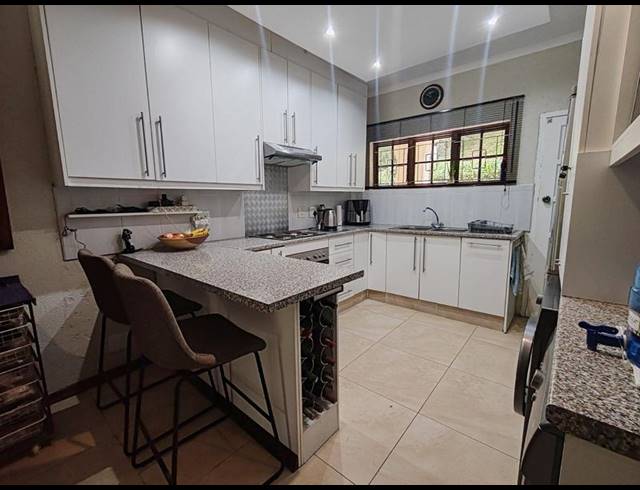 2 BEDROOM APARTMENT FOR SALE IN RENNIES BEACH